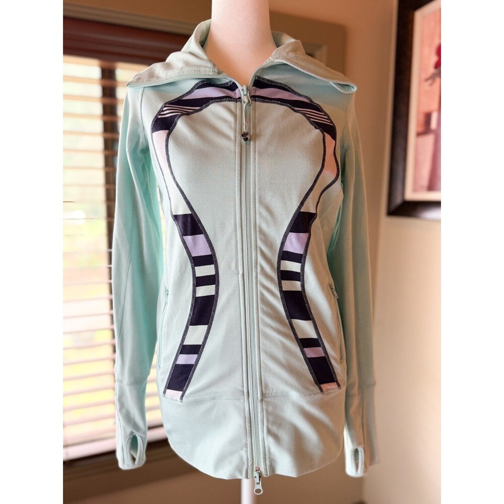 Lululemon In Stride Jacket in Heathered Aquamarine / Discover Stripe size 6